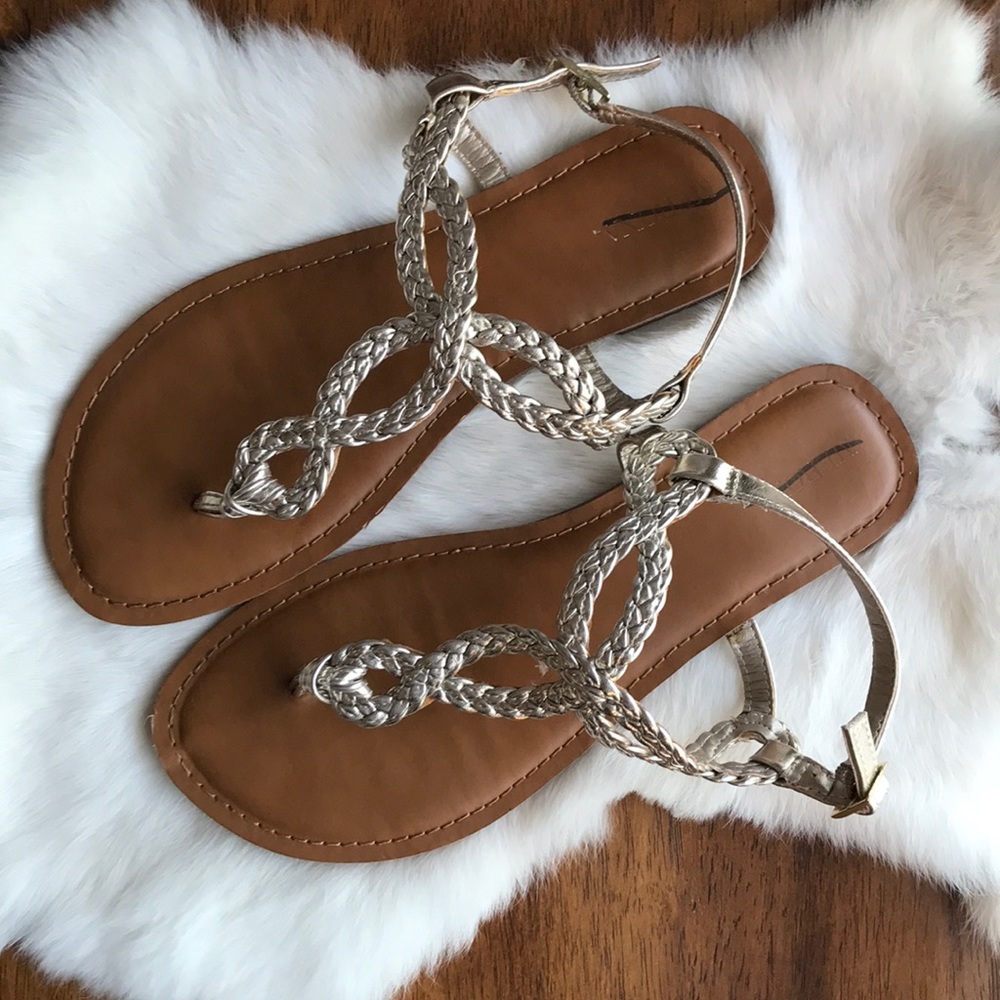 Gold metallic sandals Size 8